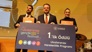 Sahne sırası sende ses yarışması birincisi Manisa'lı Nisan