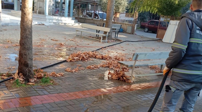 Salihli'de belediye camilerin temizliğinide üstlendi