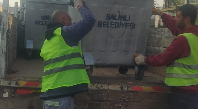 Salihli'de çöp konteynerleri yenileniyor