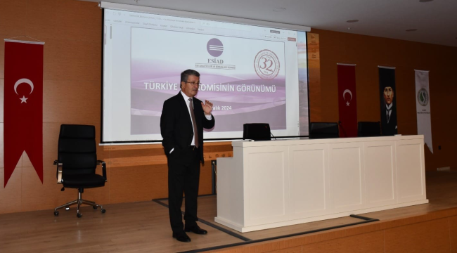 Salihli'de iş adamlarına Türkiye'de ve dünyada ekonomik görünüm semineri