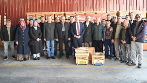 Soma'da bal üreticilerine 190 kovan dağıtıldı