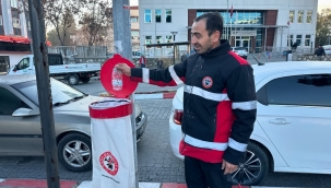 Soma'da temassız çöp poşeti uygulaması başladı