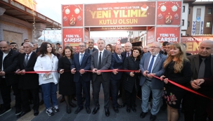 Yeni yıl çarşısının açılışını yapan başkan Balaban''Manisalı esnafımızın onayını aldık''