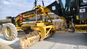 Yunusemre'de ova yollarına bakım onarım çalışması