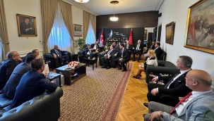 Akhisar esnaf oda başkanları CHP liderini ziyaret etti