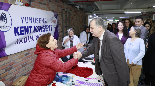 Başkan Balaban üretici kadınlar pazarını gezdi