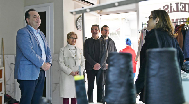 Başkan Dutlulu ve CHP ilçe başkanı Hacet esnafları ziyaret etti