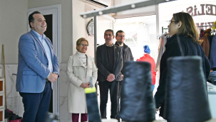 Başkan Dutlulu ve CHP ilçe başkanı Hacet esnafları ziyaret etti