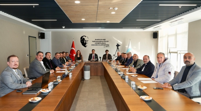 Başkan Zeyrek 15 mahalle muhtarına imar planını anlattı