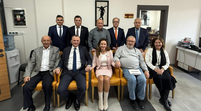 CHP il başkanı İlksen Yunusemre belediyesini ziyaret etti