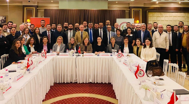 Ege eczacıları danışma kurulu toplantısı Balıkesir'de yapıldı 