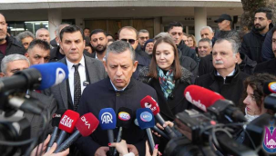 Esnaf ziyaretine çıkan CHP lideri Özel'i esnaflar geçim yoksa seçim var sloganıyla karşılandı