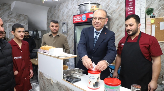 Esnafın örnek davranışına başkan Çetin'den destek