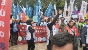 İş bırakan STK üyelerinin eylemine CHP'lilerde destek verdi