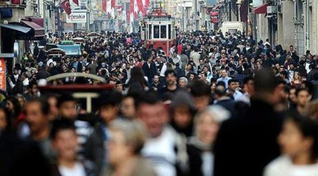 Kadınlar erkekleri yakaladı