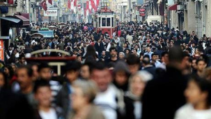 Kadınlar erkekleri yakaladı