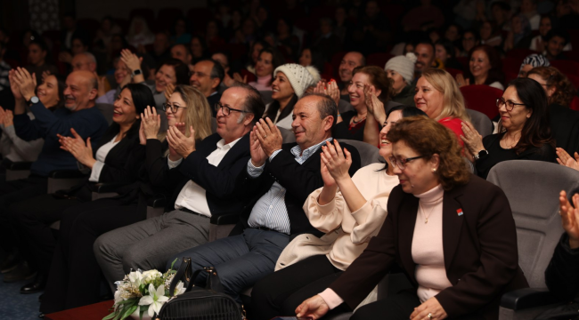 Karmakarışık Yunusemreli sanatseverlere unutulmaz bir gece yaşattı