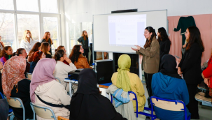 Kursiyerlere sosyal medya kullanım eğitimi