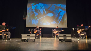 Salihli'de pir sultan abdal türkülerle anıldı