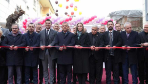 Spil çocuk evini hizmete açan CHP lideri Özel'ilk kez çalışanın cebine para konmadı alındı'