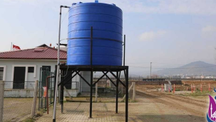 Aşağıçobanisa'da tarım alanlarının sulanması için belediye su tankları yerleştiriyor