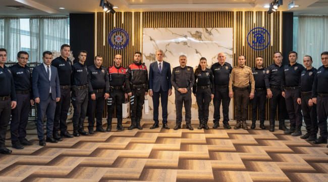 Ayın personeli seçilenler hediyelerini aldı