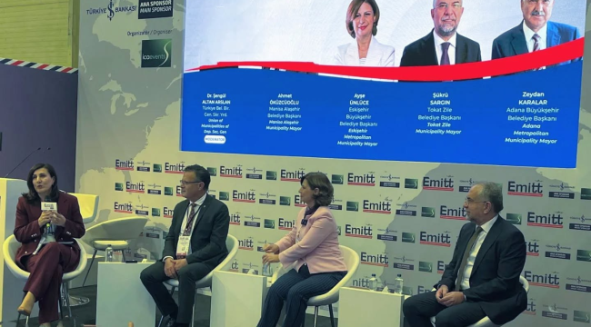 Başkan Öküzcüoğlu dönüşümü başlatan belediyeler programında konuştu