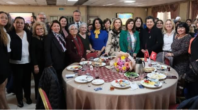 Başkan Sarıhan "laiklik ve cumhuriyet"i anlattı