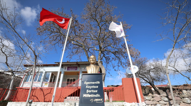 Belediyeden muhtarlığa Atatürk büstü