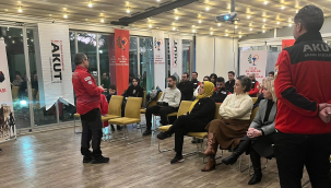 Eczacılar deprem bilinçlendirme seminerine katıldı