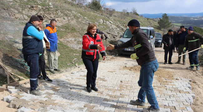 Kula belediyesi'nin 53 kırsal mahallede çalışmaları sürüyor