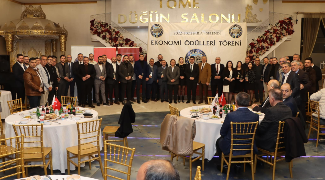 Kula ve Selendili başarılı iş adamları ödüllerini aldı
