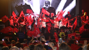  Manço'yu 26'ncı,Karaca'yı 21'inci ölüm yıldönümünde konserle anıldı