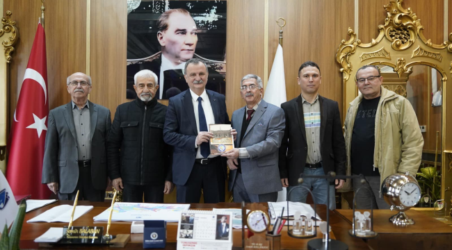 Manisa Alaşehirliler derneği yönetimi başkan Balaban'ı ziyaret etti