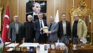 Manisa Alaşehirliler derneği yönetimi başkan Balaban'ı ziyaret etti