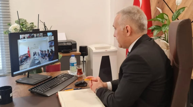 Müdür Öztürk çevrimiçi toplantılara katıldı