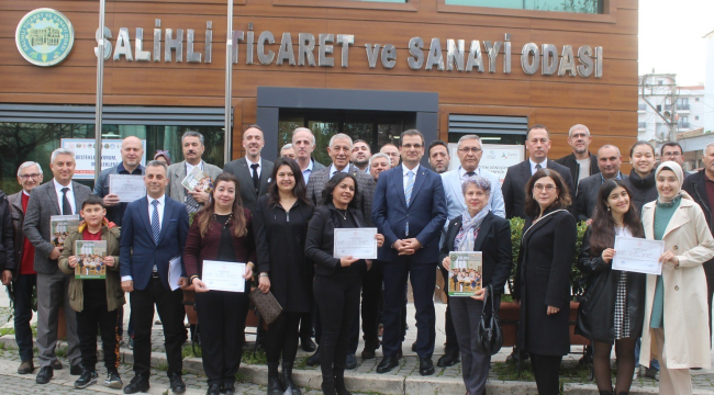 Salihli'yı tanıtacak tanıtım elçileri sertifikalarını aldı