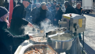 Soma'da belediye depremde yaşamını yitiren vatandaşlar anısına lokma hayrı