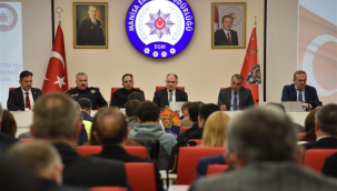 Vali Özkan"Eğitimde başarı için, tüm toplumun el birliğiyle hareket etmesi gerekiyor" 