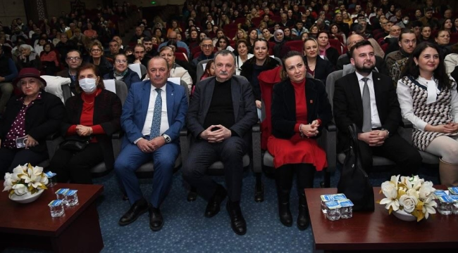 Yunusemre belediyesi Türk sanat müziği korosundan müzik ziyafeti