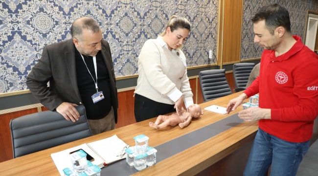 Yunusemre'de personele ilk yardım eğitimi