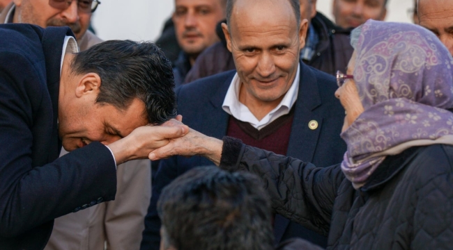 Ahmetli'de verilen iftarda vatandaşlar ramazanın bereketini paylaştı