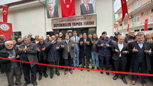AKP il başkanı Turgut ekmek fırını açılışına katıldı