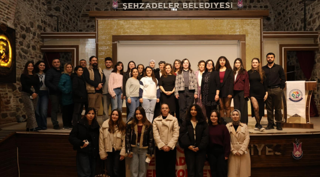 Aylık veli buluşmalarında ergenlikte karşılaşılan zorluklar konusu ele alındı