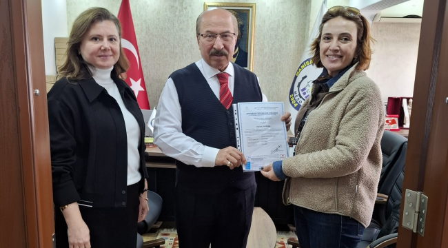 Başarıl olan emlak danışmanları belgelerini aldı