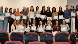 Başarılı kursiyerler belgelerini aldı