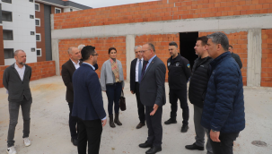 Başkan Akın yapımında sona gelinen kültür merkezi spor kompleksini gezdi