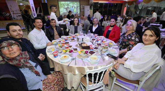 Başkan Durbay mesai arkadaşlarına iftar verdi