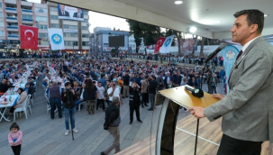 Başkan Zeyrek Alaşehir'de binlerce vatandaşla iftarda kucaklaştı 