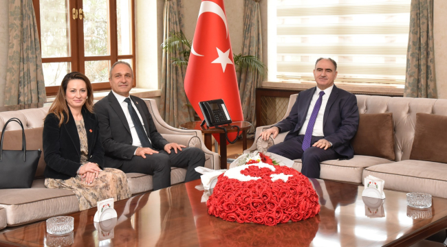 CHP genel başkan yardımcısı Özçağdaş vali Özkan'ı ziyaret etti